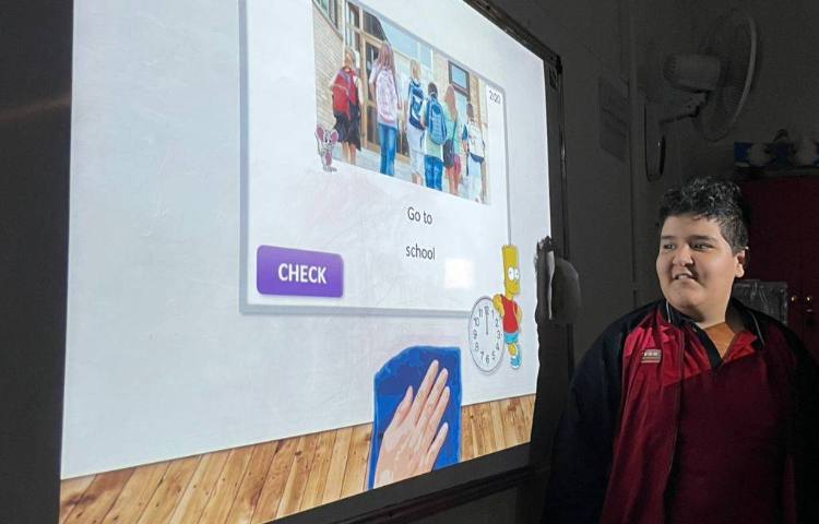 تمرین عبارات مربوط به daily routine با بازی‌های پاورپوینتی-زنگ زبان عمومی 3