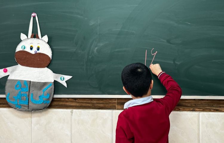 تمرین عدد نویسی (10 تا 19) همراه با ساختن دسته‌های ده تایی و یکی 2