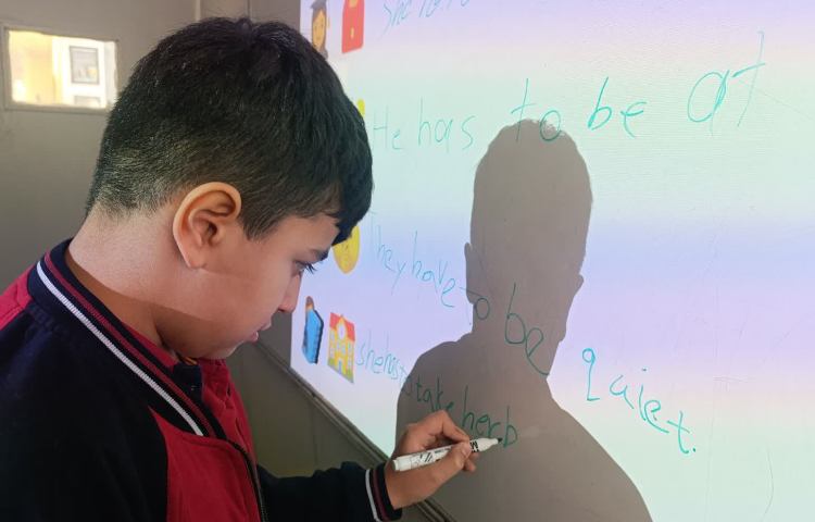 تمرین فعالیت‌های کتاب و تمرین جمله‌سازی در زنگ General English 3