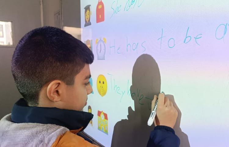 تمرین فعالیت‌های کتاب و تمرین جمله‌سازی در زنگ General English 4