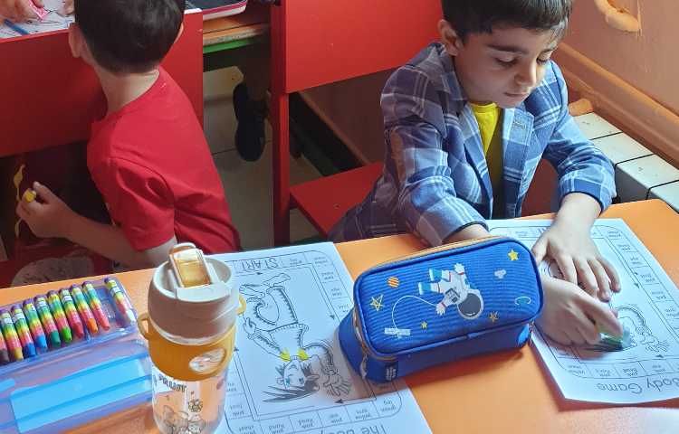 تمرین لغات انگلیسی مربوط به اعضای بدن و رنگ ها 1