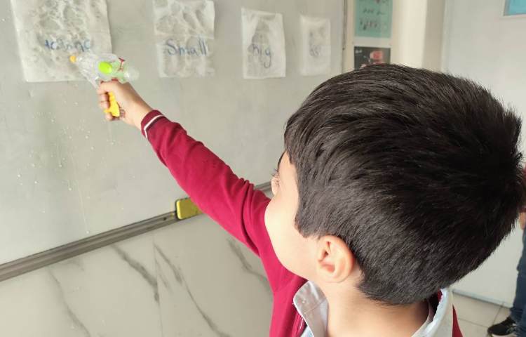 تمرین لغات با انجام بازی در زنگ General English 3