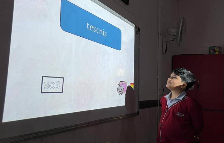 تمرین لغات با بازی‌های پاورپوینتی-زنگ زبان عمومی 5