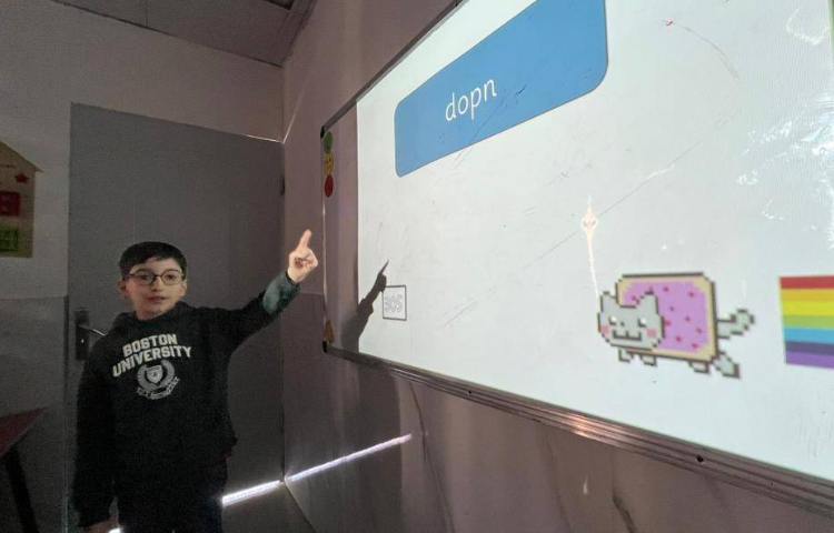 تمرین لغات با بازی‌های پاورپوینتی-زنگ زبان عمومی 5