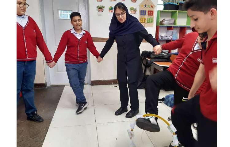 تمرین لغات با بازی گروهی در زنگ زبان عمومی 5