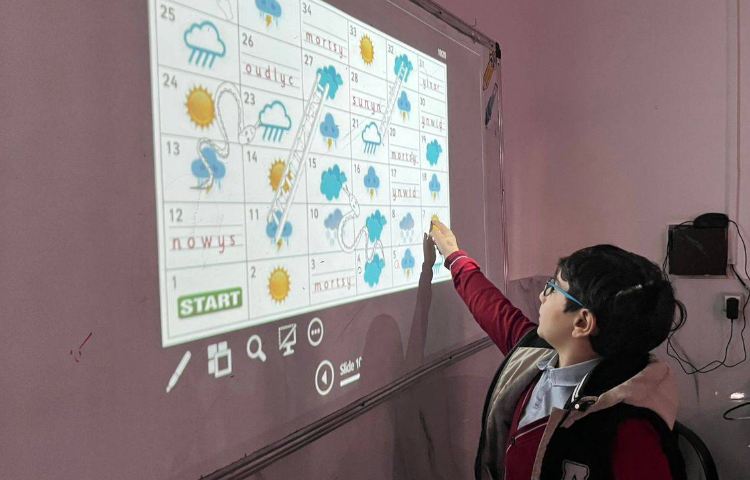 تمرین لغات مربوط به آب و هوا با بازی مار و پله-زنگ زبان عمومی 1