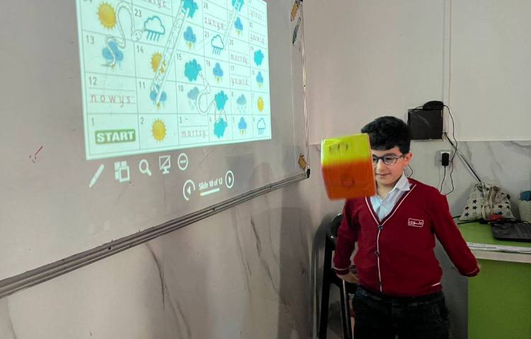 تمرین لغات مربوط به آب و هوا با بازی مار و پله-زنگ زبان عمومی 8