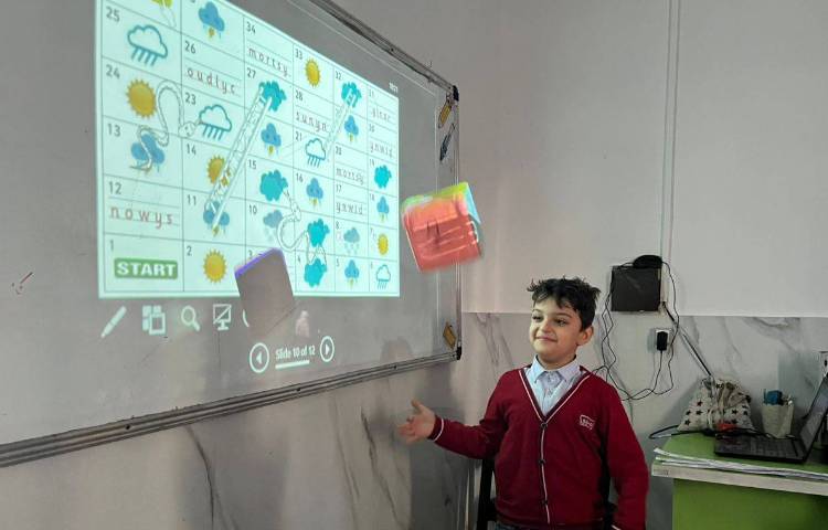 تمرین لغات مربوط به آب و هوا با بازی مار و پله-زنگ زبان عمومی