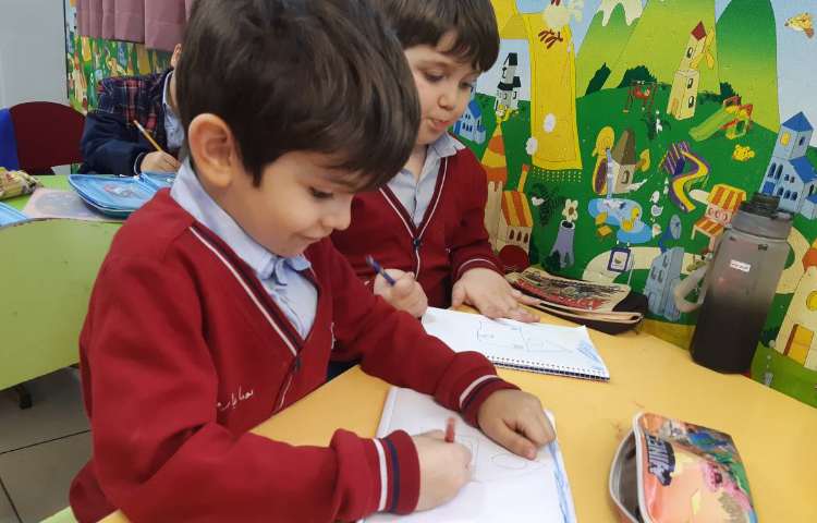 تمرین لغات مربوط به اشکال هندسی و رنگ‌ها-زنگ زبان عمومی 5