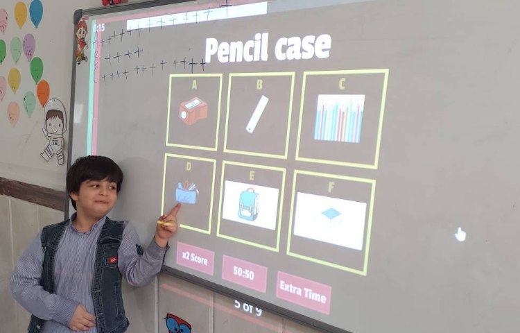 تمرین لغات مربوط به School Objects با بازی آنلاین 1