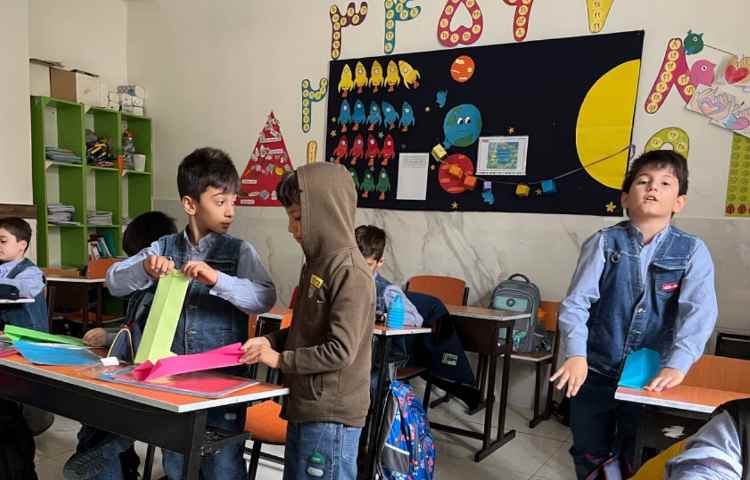 تمرین لغات مربوط به Clothes با درست کردن کاردستی