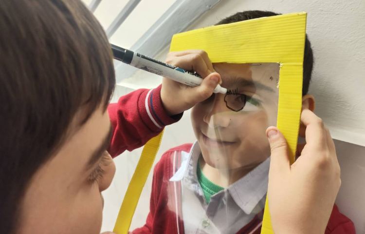 تمرین لغات مربوط به ظاهر افراد با انجام بازی 2