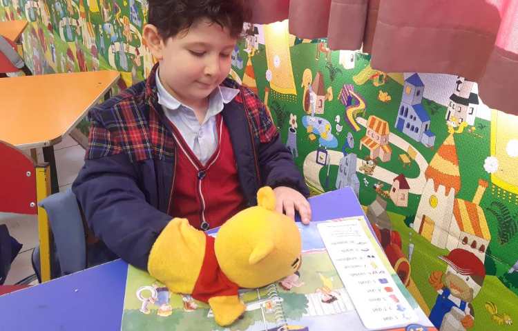 تمرین لغات مربوط لباس‌ها و همخوانی ناس به زبان انگلیسی 2