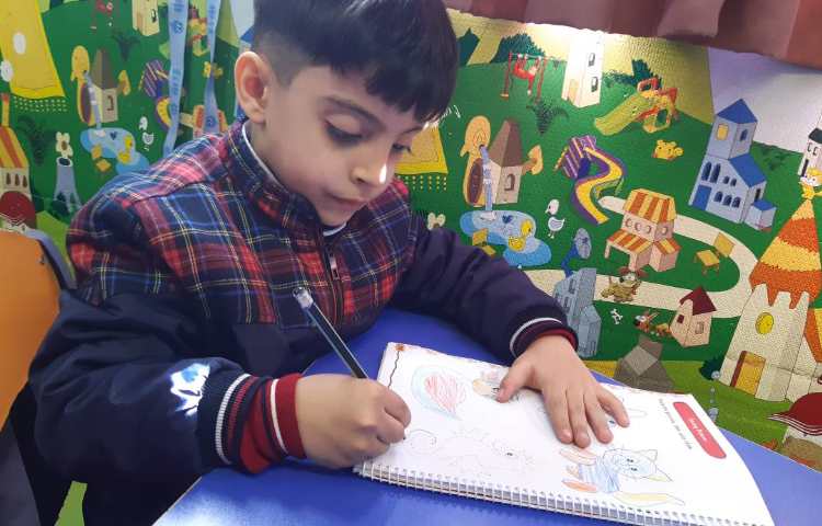 تمرین لغات کتاب Picture Dictionary و انجام کتاب Pencil Control 2