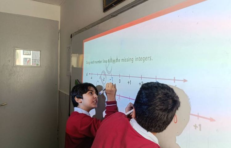 تمرین مبحث محور اعداد در زنگ Math 4
