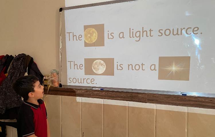 تمرین مبحث منبع نور و جمله‌سازی-زنگ Science 4