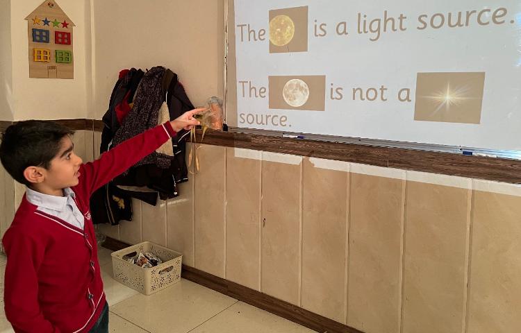 تمرین مبحث منبع نور و جمله‌سازی-زنگ Science 5