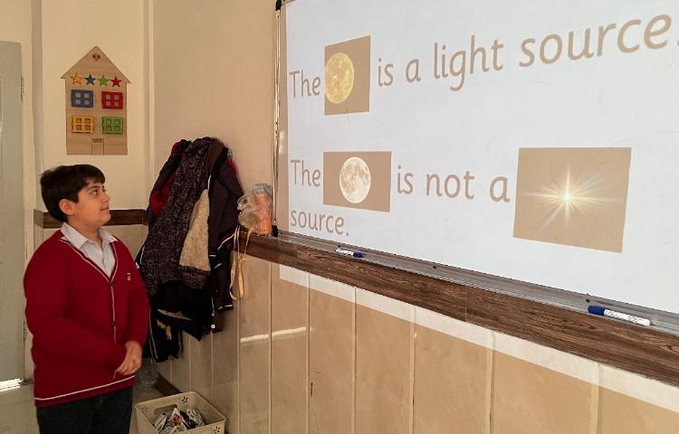 تمرین مبحث منبع نور و جمله‌سازی-زنگ Science 7