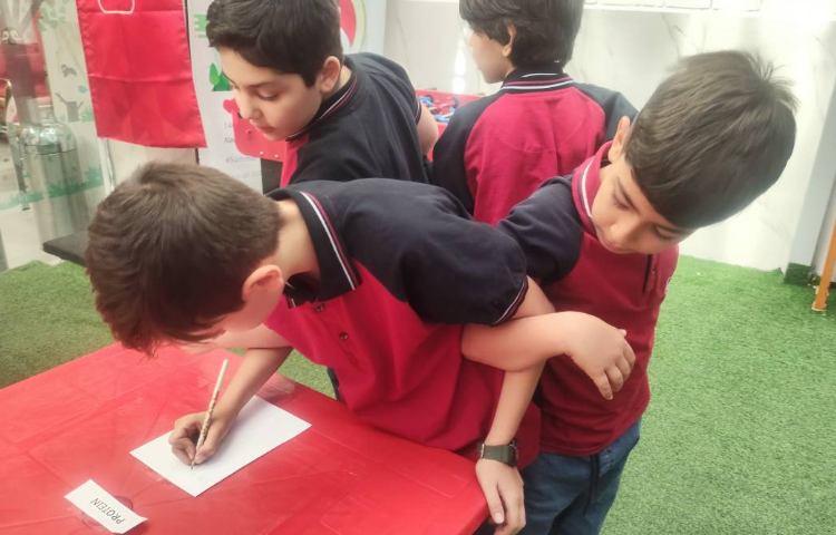 تمرین مثال‌های مربوط به مواد غذایی در گروه های مختلف غذایی به صورت گروهی