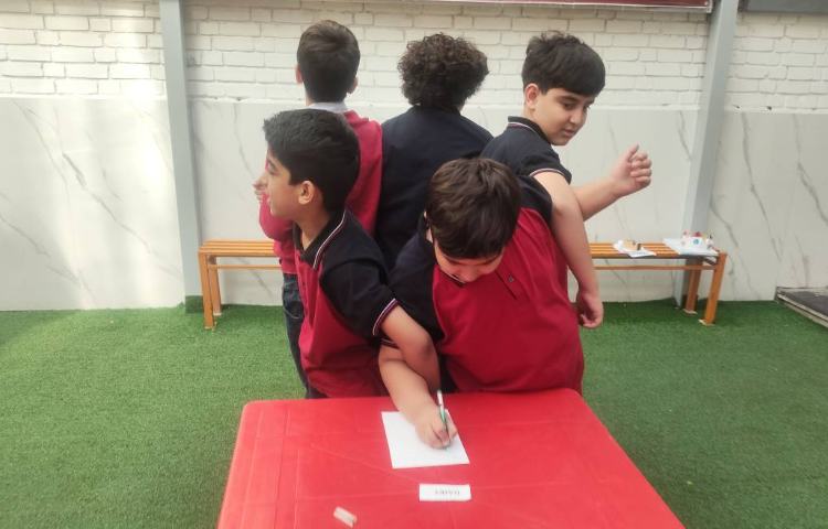 تمرین مثال‌های مربوط به مواد غذایی در گروه های مختلف غذایی به صورت گروهی 3