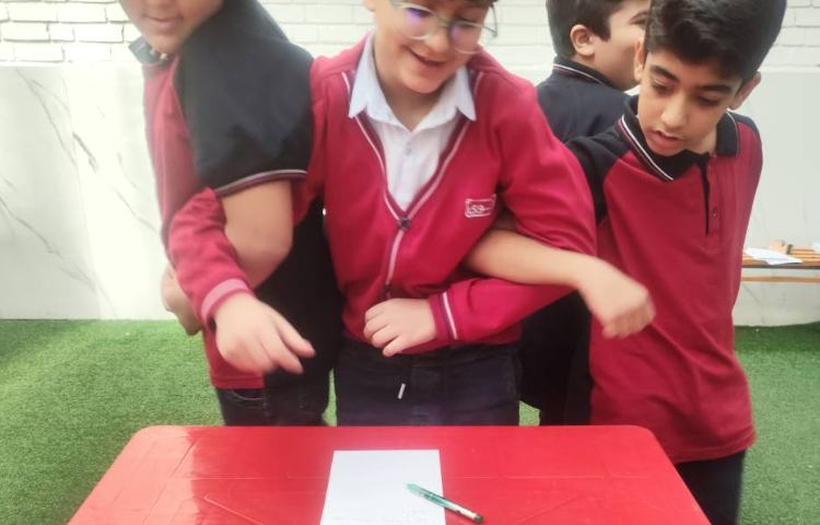 تمرین مثال‌های مربوط به مواد غذایی در گروه های مختلف غذایی به صورت گروهی 4