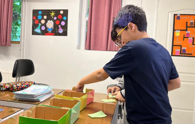 تمرین adjectives مربوط به مشاغل 3