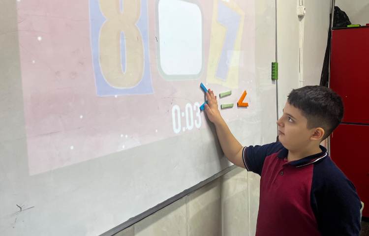 تمرین معادلات کوچک‌تر و بزرگ‌تر-زنگ Math 2