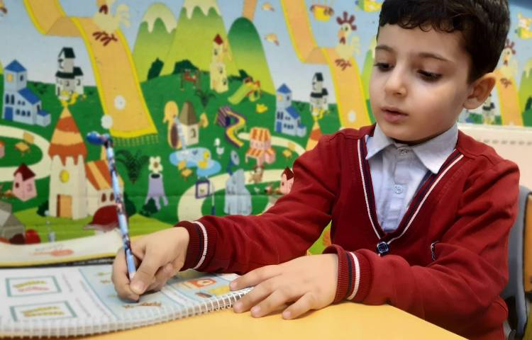 تمرین مفاهیم same/ different 4