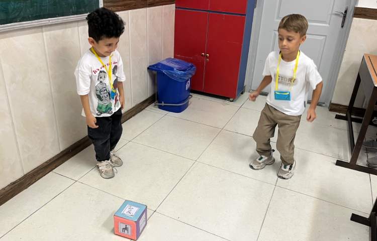 تمرین مکالمه با Action verbs 7