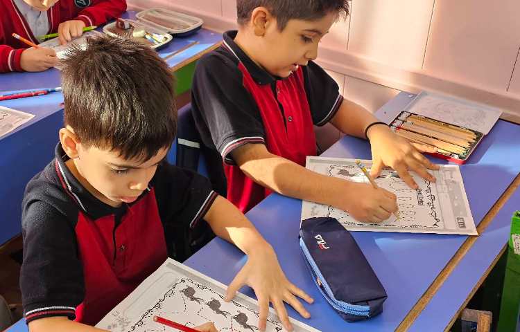 تمرین نحوه درست در دست گرفتن مداد و رنگ آمیزی 6