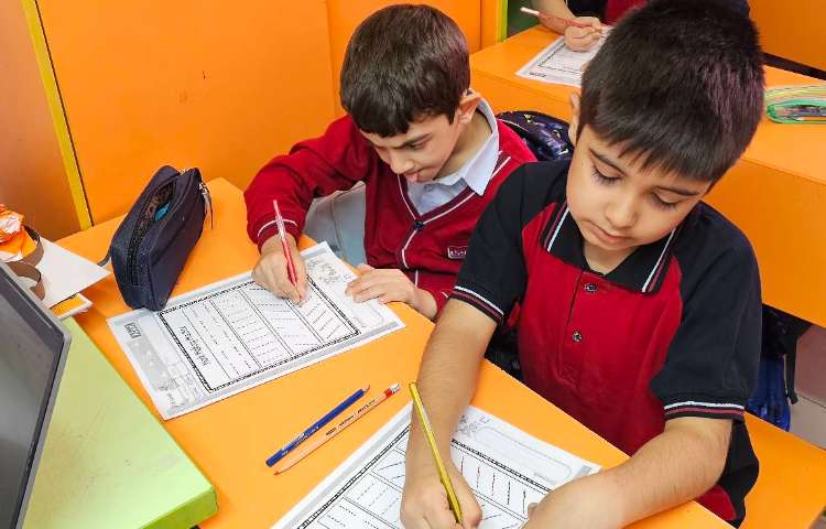 تمرین نحوه درست در دست گرفتن مداد 10