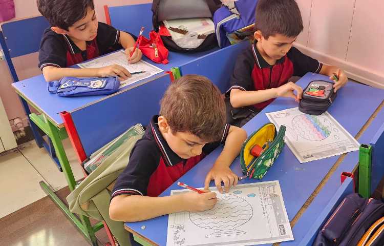 تمرین نحوه درست در دست گرفتن مداد 3