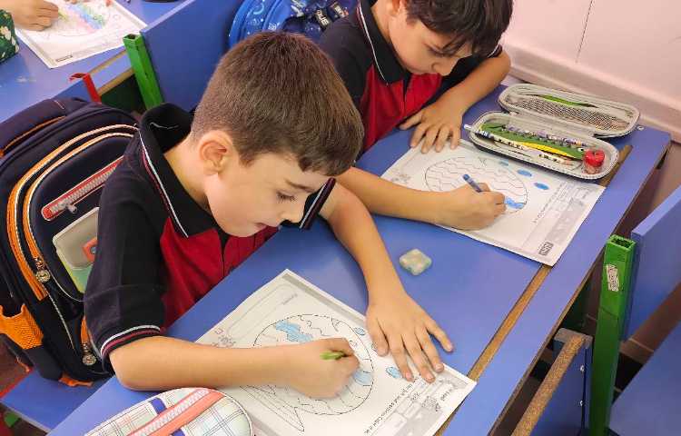 تمرین نحوه درست در دست گرفتن مداد 4