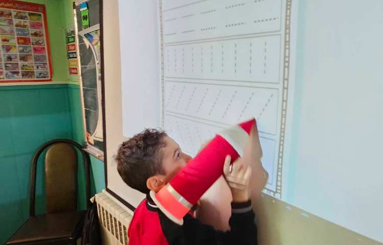 تمرین نحوه درست در دست گرفتن مداد 5