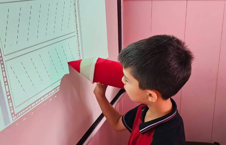 تمرین نحوه درست در دست گرفتن مداد 6