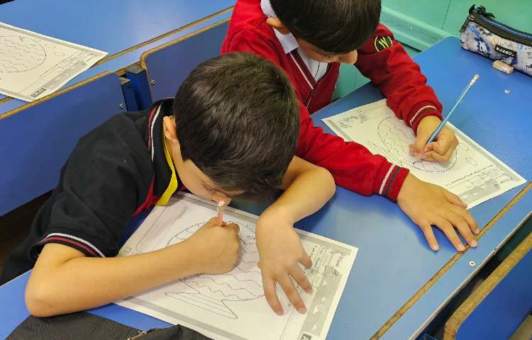 تمرین نحوه درست در دست گرفتن مداد 7