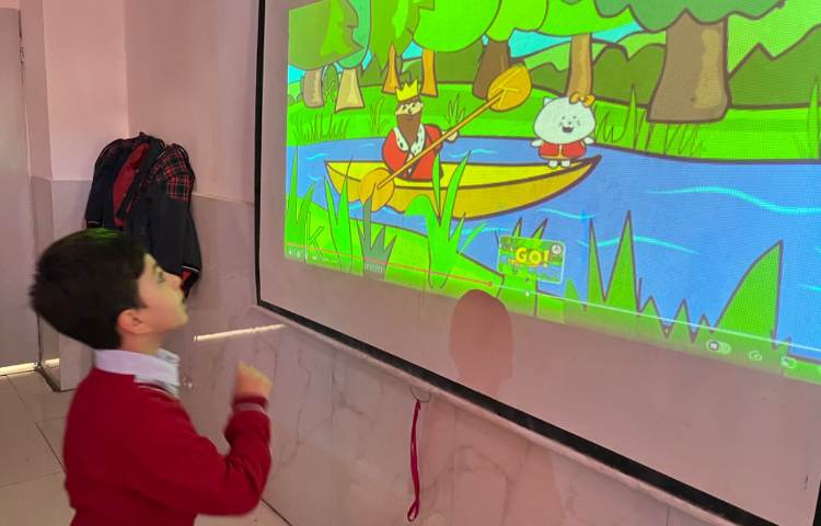 تمرین نحوه‌ی نوشتن و تشخیصِ حرف Ee 4