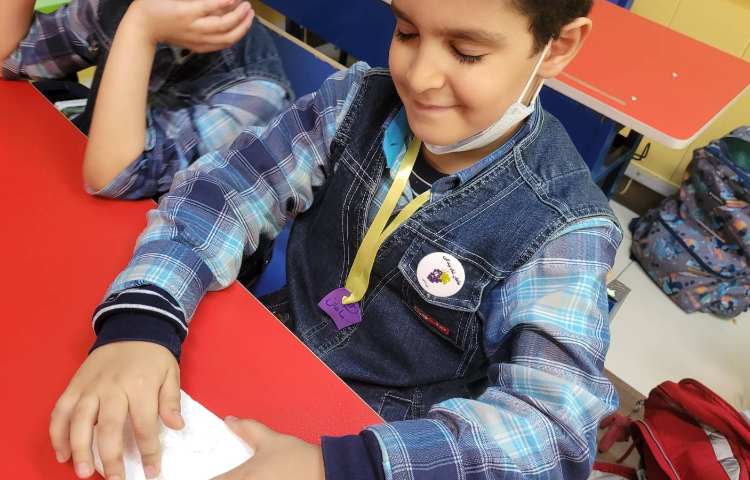 :تمرین نوشتن نشانه د، استفاده از حس لامسه برای درک بهتر و نوشتن صحیح، کلاس انگور 1