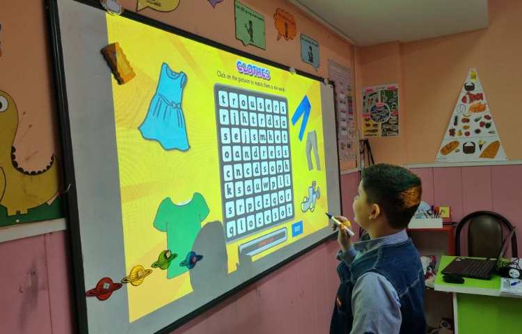 تمرین و انجام فعالیت های صفحه 20 کتاب با موضوع لباس ها 15