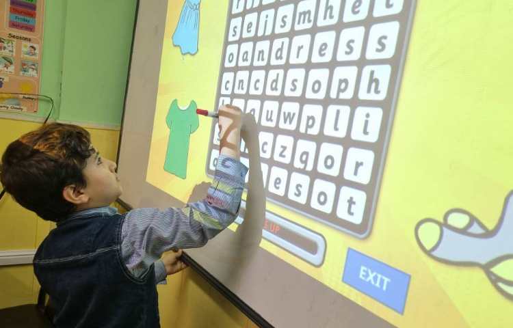 تمرین و انجام فعالیت های صفحه 20 کتاب با موضوع لباس ها 20