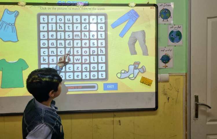 تمرین و انجام فعالیت های صفحه 20 کتاب با موضوع لباس ها 21