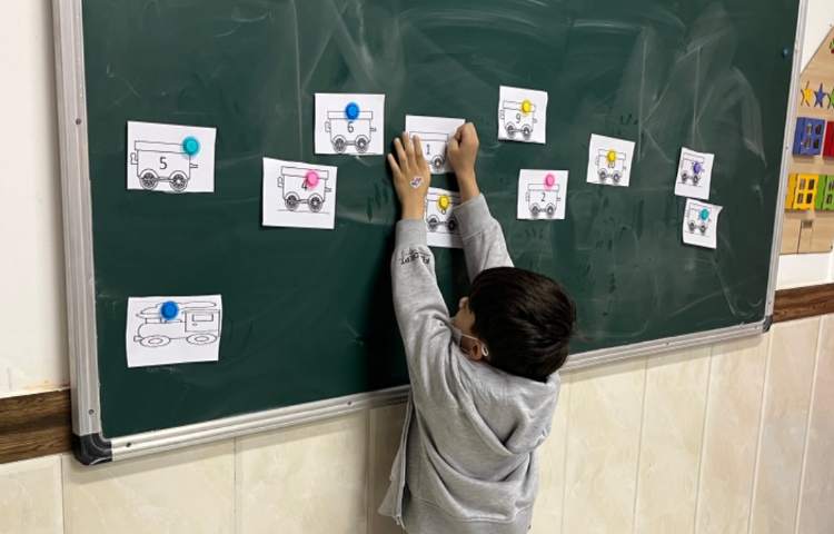 تمرین و تشخیص اعداد 1 تا 10-زنگ Math 4