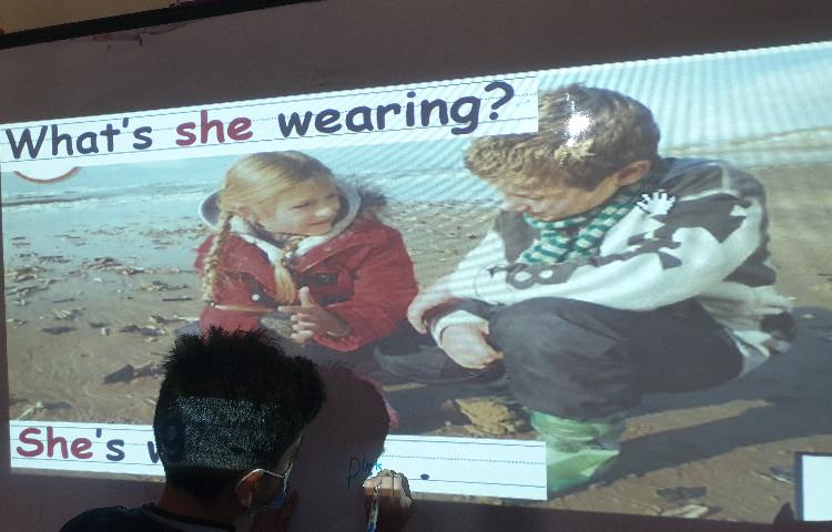 :تمرین writing و تشخیص صفات در نوشتن جمله سازی 3