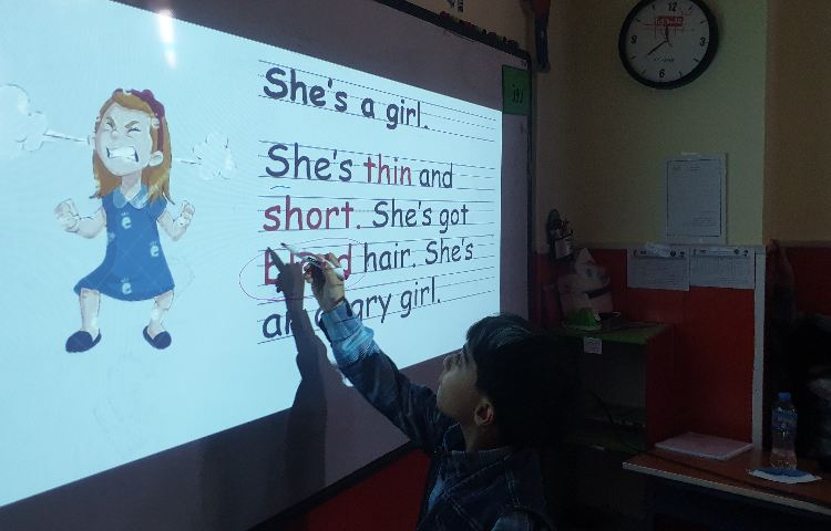 :تمرین writing و تشخیص صفات در نوشتن جمله سازی 4