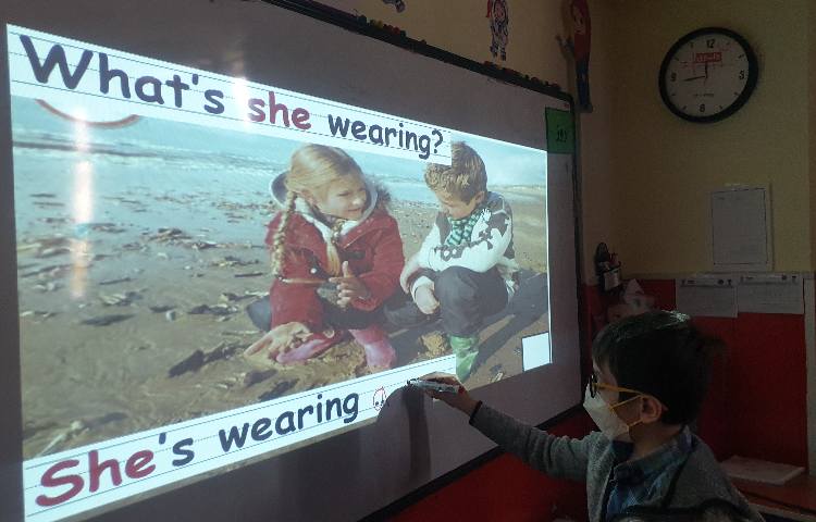 :تمرین writing و تشخیص صفات در نوشتن جمله سازی 5