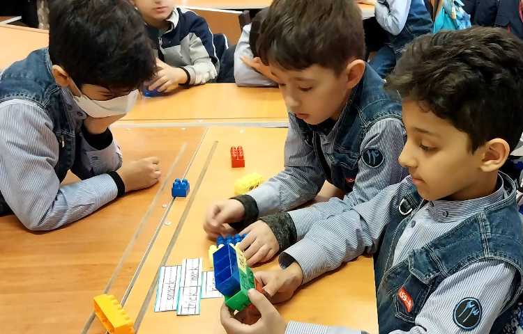 تمرینِ dictation و blending توسط بازی های متنوع