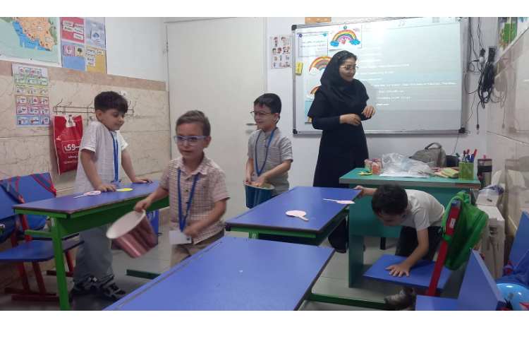 تمرین و تکرار رنگ ها و Greeting 8