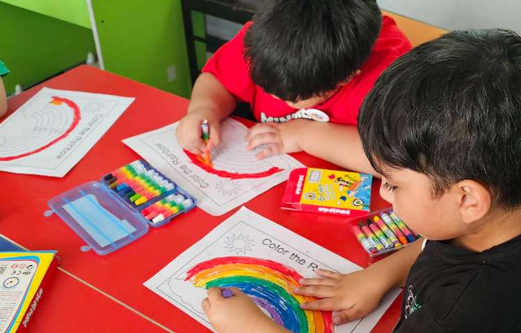 تمرین و تکرار وسایل مدرسه همراه با بازی 1