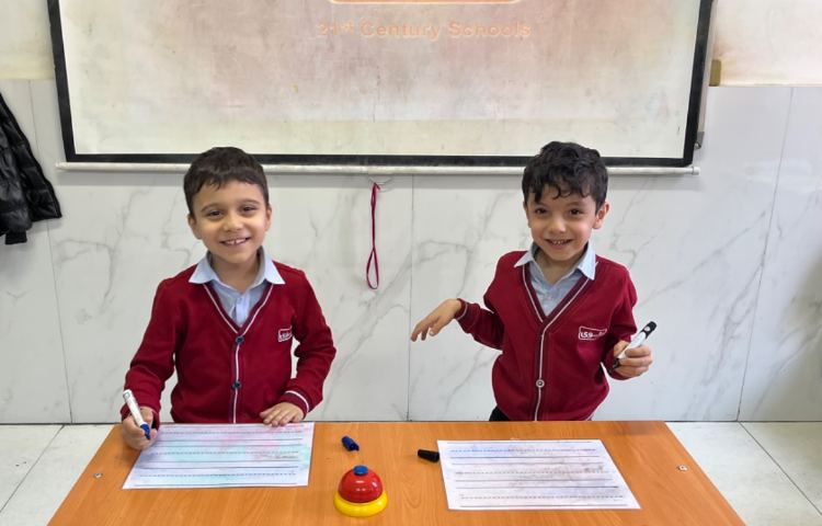 تمرین blending و letter fromation حرف Vv 2