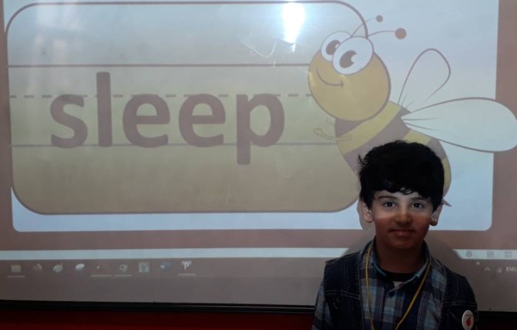 :تمرین و یادآوری حروف y و ee ،پرسش کلاسی از دانش آموزان 2